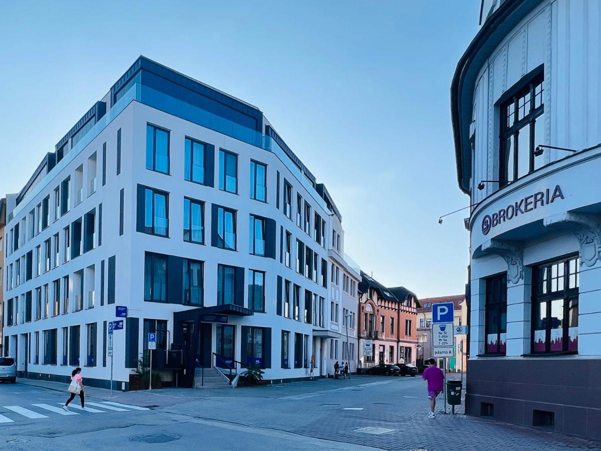 Twoparrots App. With Garage, Balkony, Citycenter Zsolna Kültér fotó